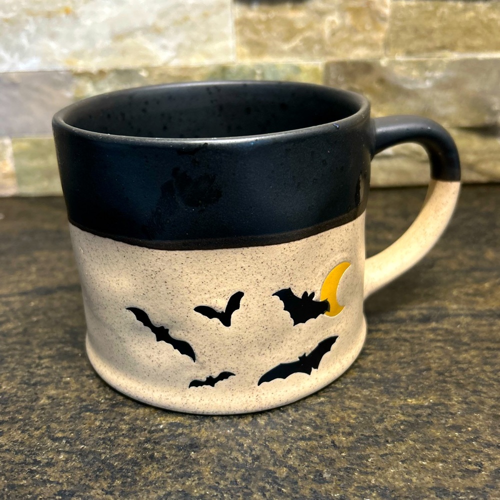 PRIMA DESIGN | Halloween Bats and Moon Mug